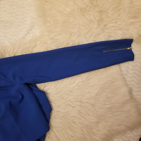 LONG Blue SLEEVES BLOUSE.. - Picture 7 of 16